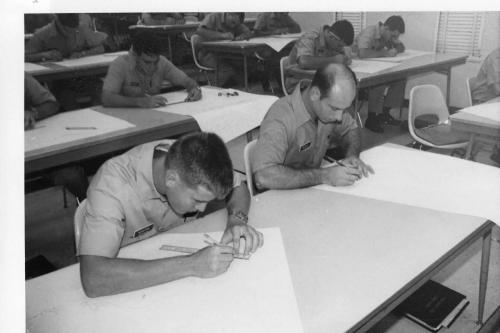 img832